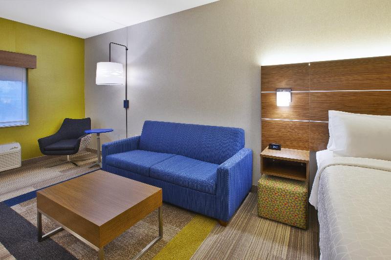 Holiday Inn Express and Suites Rochester Victor image