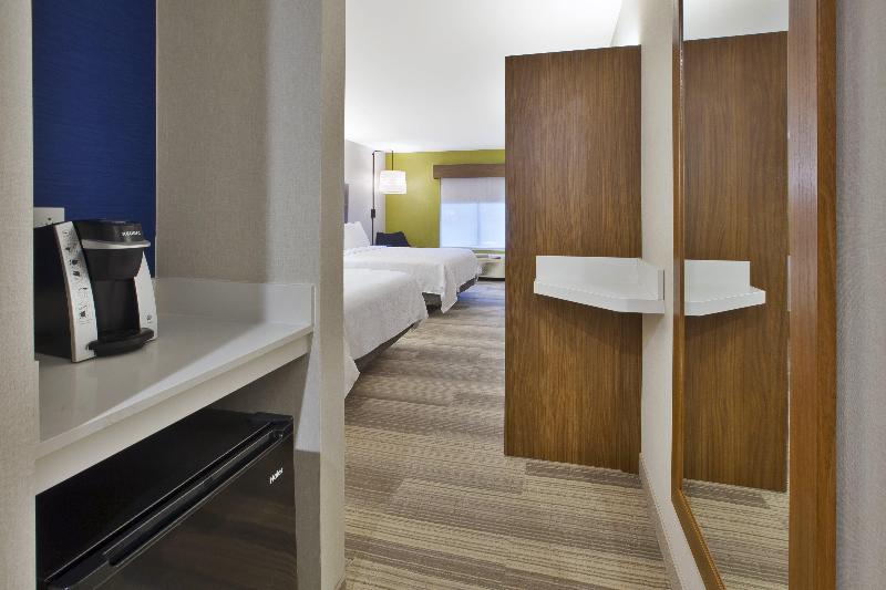 Holiday Inn Express and Suites Rochester Victor image