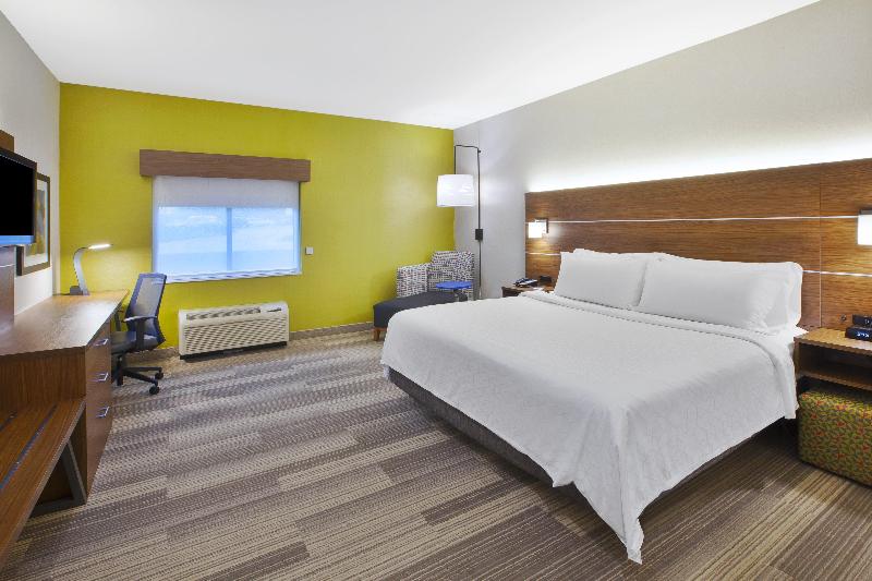 Holiday Inn Express and Suites Rochester Victor image