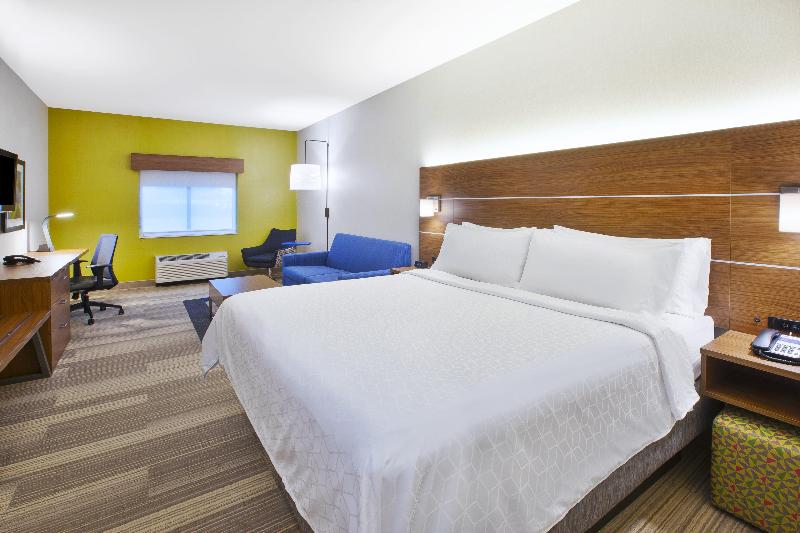Holiday Inn Express and Suites Rochester Victor image