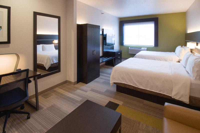 Holiday Inn Express and Suites Worthington — photo 14