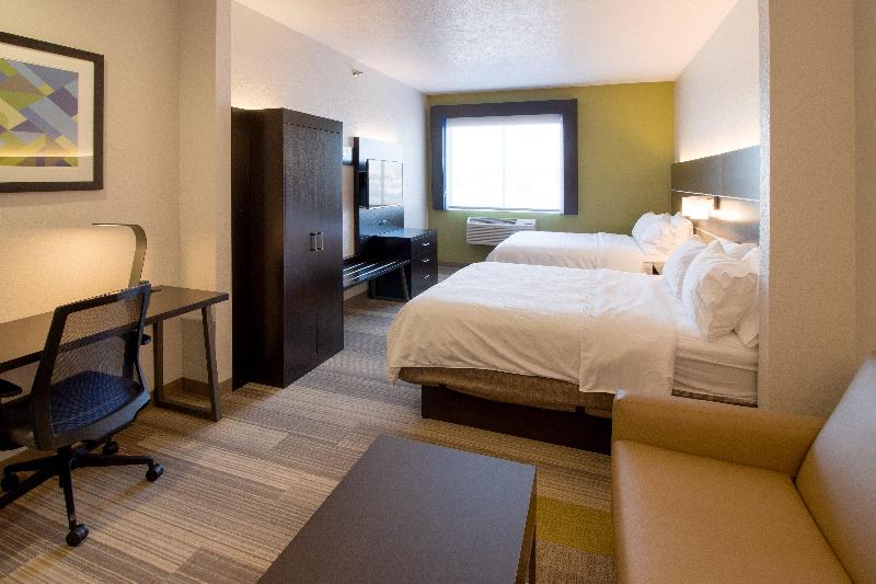 Holiday Inn Express and Suites Worthington — photo 16