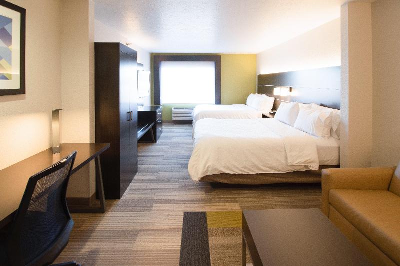 Holiday Inn Express and Suites Worthington — photo 37