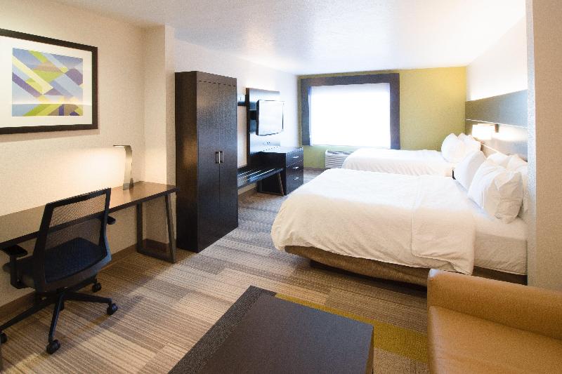 Holiday Inn Express and Suites Worthington — photo 35