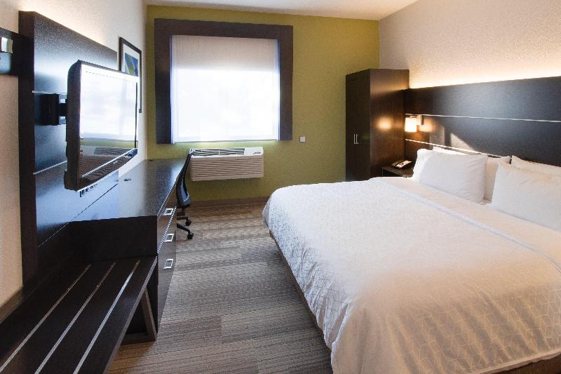 Holiday Inn Express and Suites Worthington — photo 56
