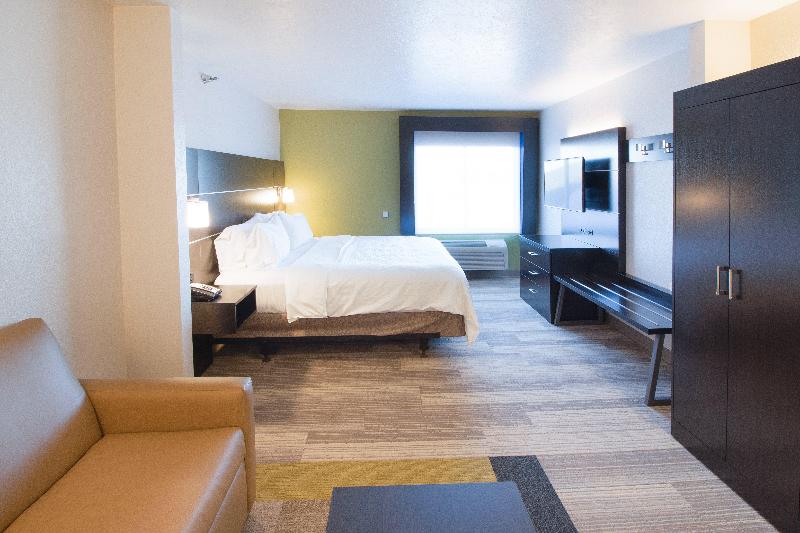 Holiday Inn Express and Suites Worthington — photo 67