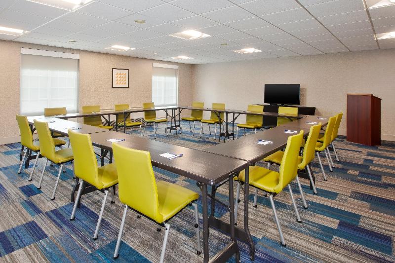 Holiday Inn Express & Suites Warrenton, an IHG image