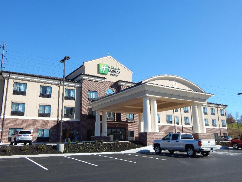 Holiday Inn Express and Suites Washington Meadow L
