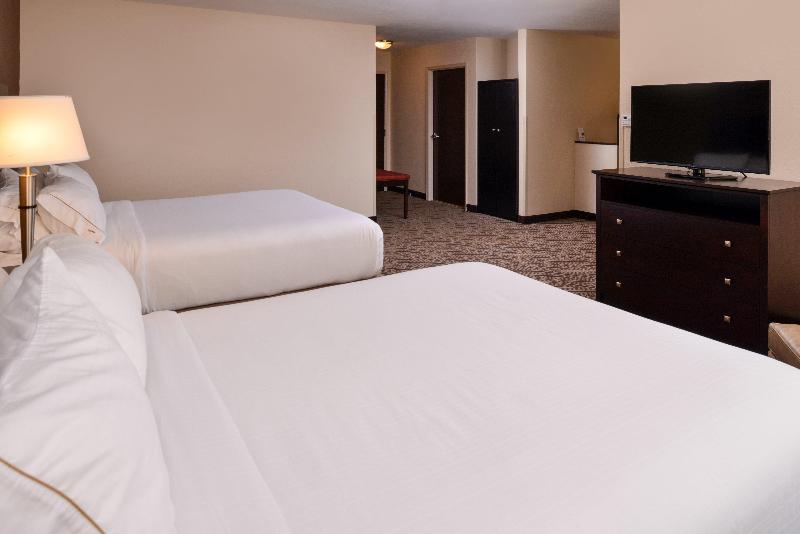 Holiday Inn Express and Suites Washington Meadow L image