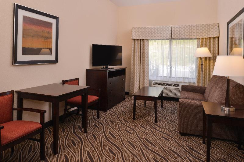 Holiday Inn Express and Suites Washington Meadow L image