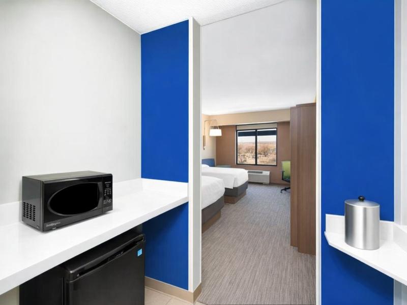 Holiday Inn Express and Suites St. George North Zi image