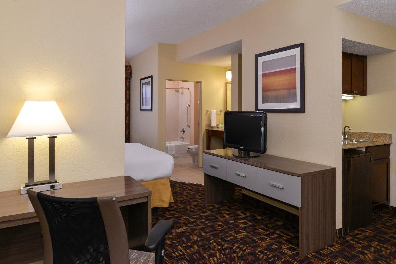 Wingate by Wyndham Ridgeland photo 24