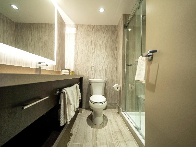 DoubleTree by Hilton Kitchener image