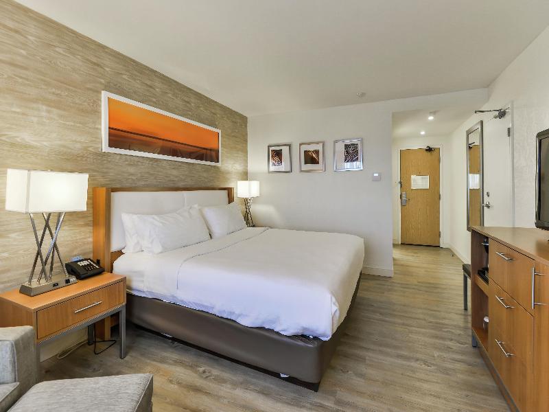 DoubleTree by Hilton Kitchener image