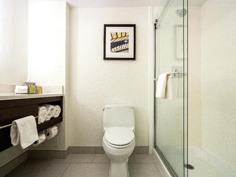 DoubleTree by Hilton Kitchener image