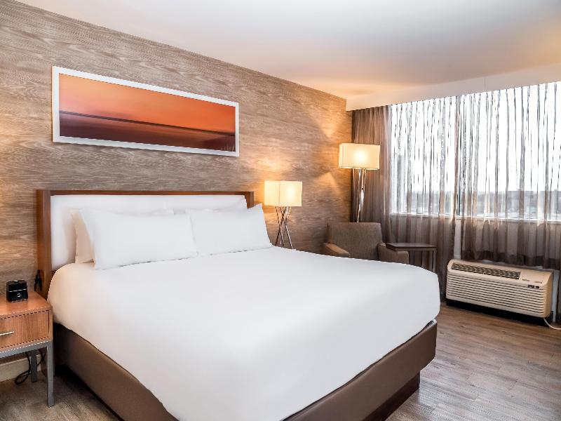 DoubleTree by Hilton Kitchener image