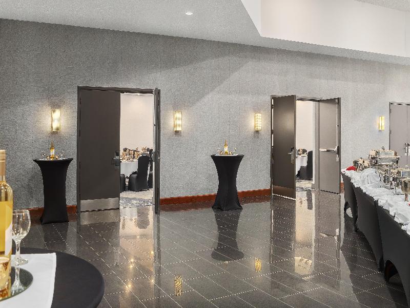 Holiday Inn Oakville (Centre), an IHG Hotel image