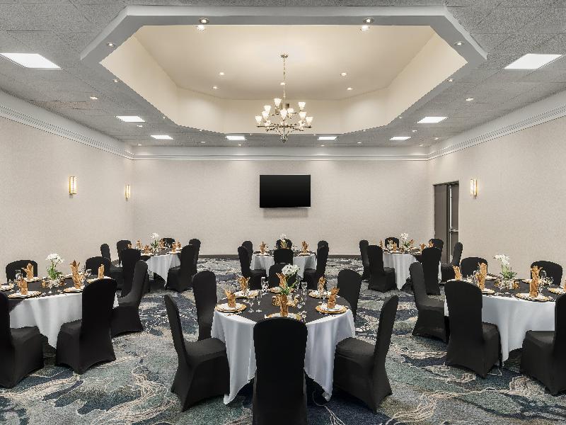 Holiday Inn Oakville (Centre), an IHG Hotel image