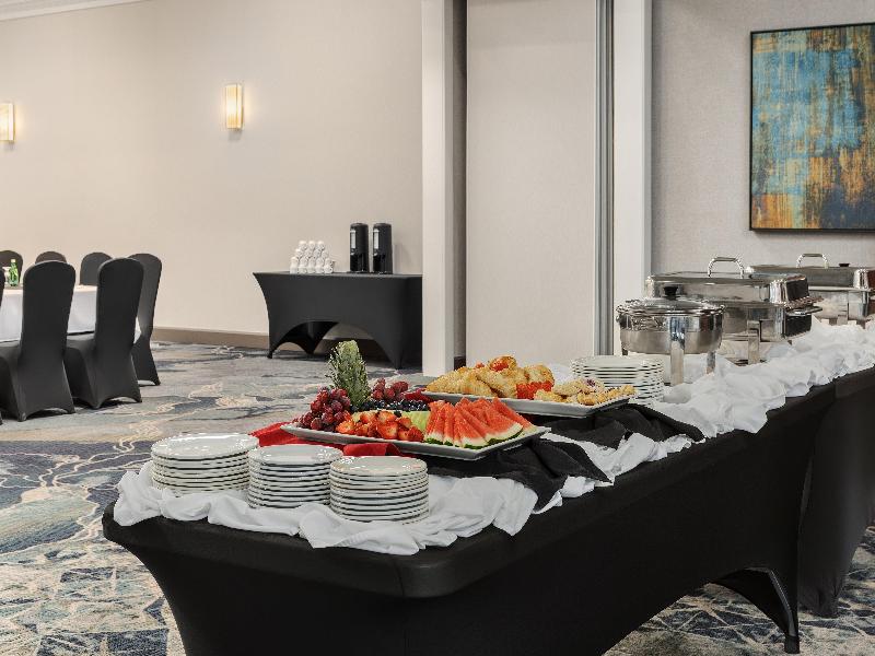 Holiday Inn Oakville (Centre), an IHG Hotel image