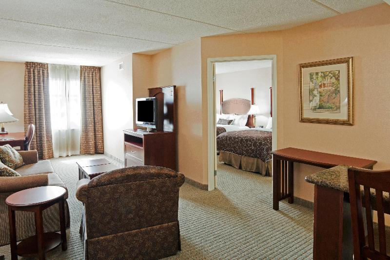 SUITE TWO DOUBLE BEDS — photo 5