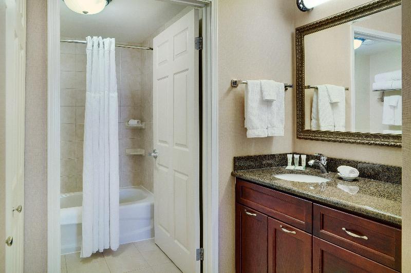 SUITE TWO DOUBLE BEDS — photo 4