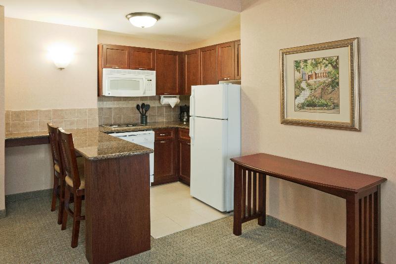 SUITE TWO DOUBLE BEDS — photo 8