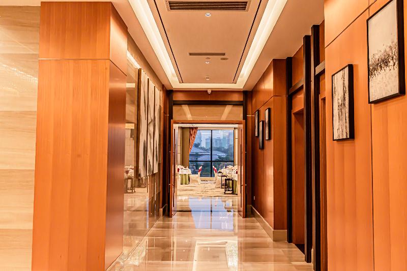 Hualuxe Yangjiang City Center image
