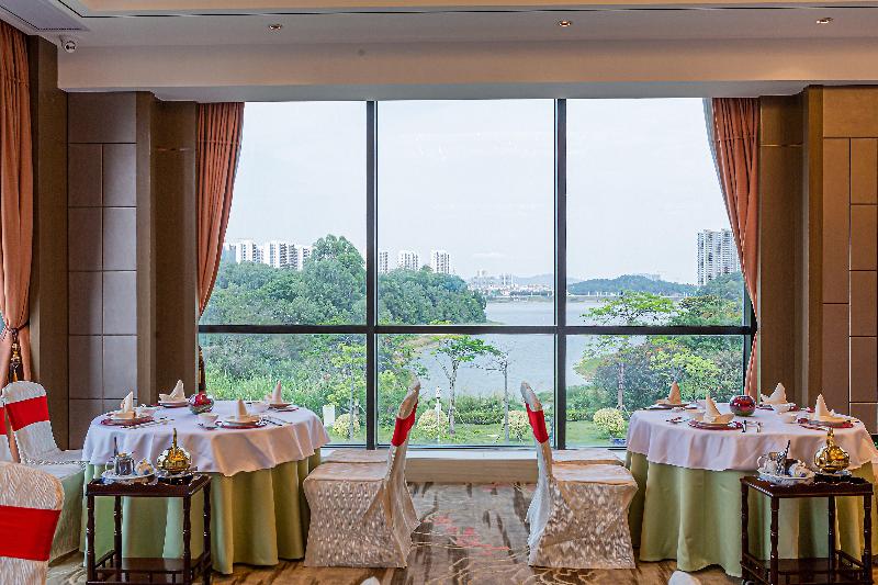 Hualuxe Yangjiang City Center image