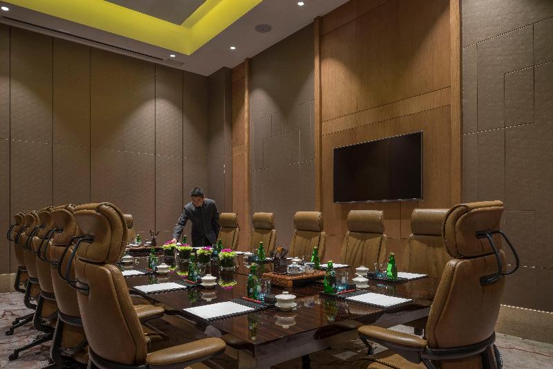 Hualuxe Yangjiang City Center image