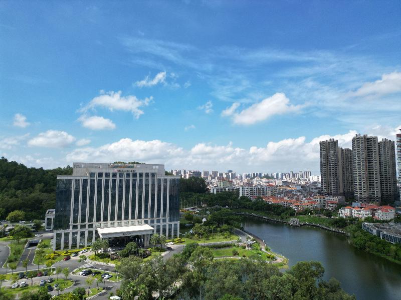 Hualuxe Yangjiang City Center image