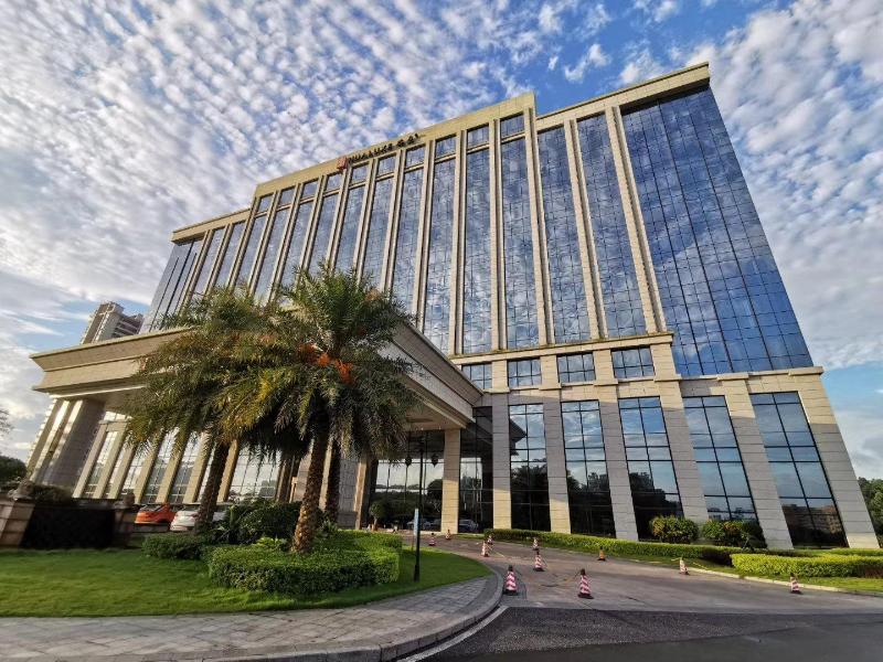 Hualuxe Yangjiang City Center image
