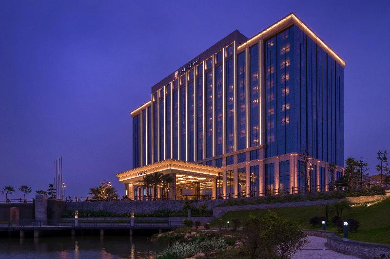 Hualuxe Yangjiang City Center image