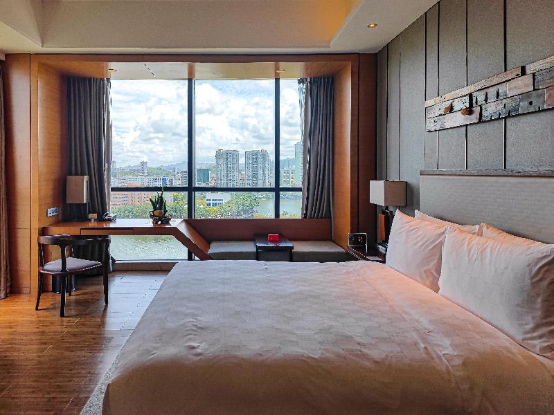 Hualuxe Yangjiang City Center image