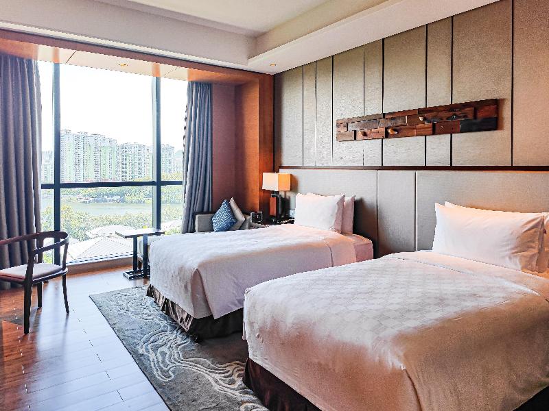 Hualuxe Yangjiang City Center image