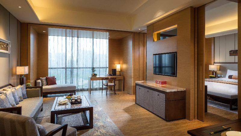 Hualuxe Yangjiang City Center image