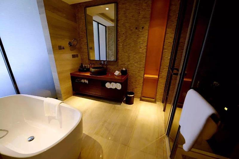 Hualuxe Yangjiang City Center image