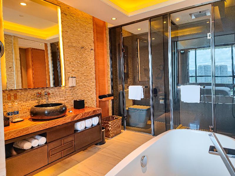 Hualuxe Yangjiang City Center image