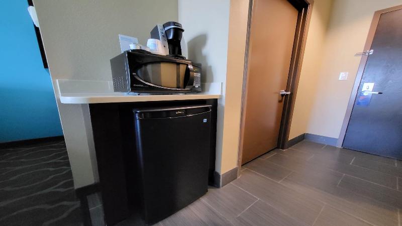 Holiday Inn Express and Suites Cuero image