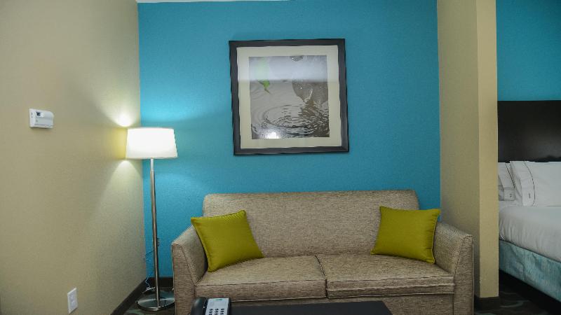 Holiday Inn Express and Suites Cuero image