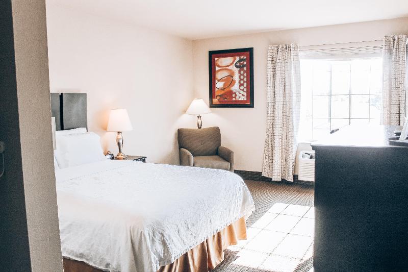 Lucille's Hotel image