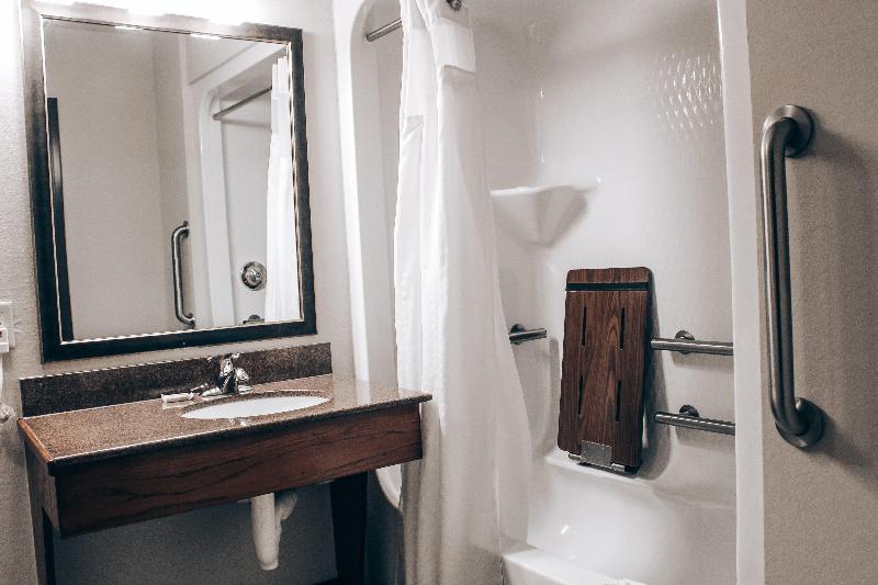 Lucille's Hotel image