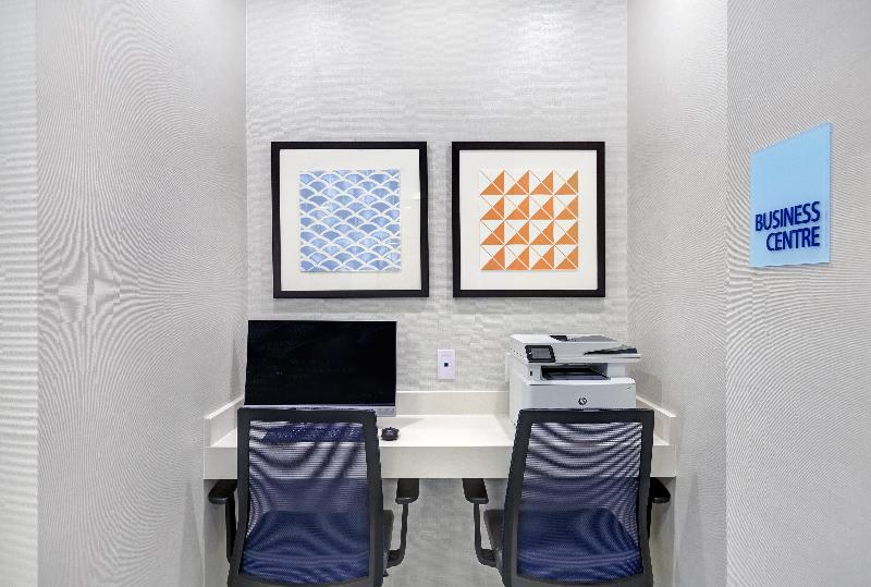 Holiday Inn Express and Suites Woodstock South