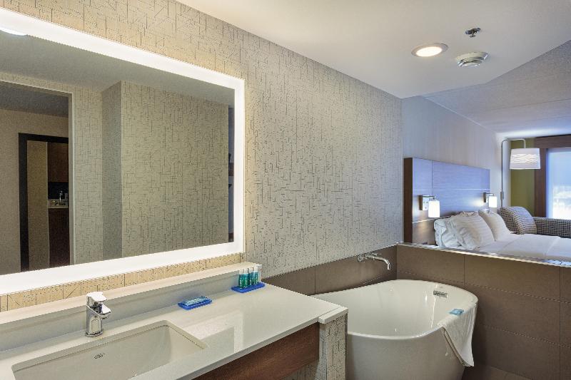Holiday Inn Express and Suites Belleville photo 19
