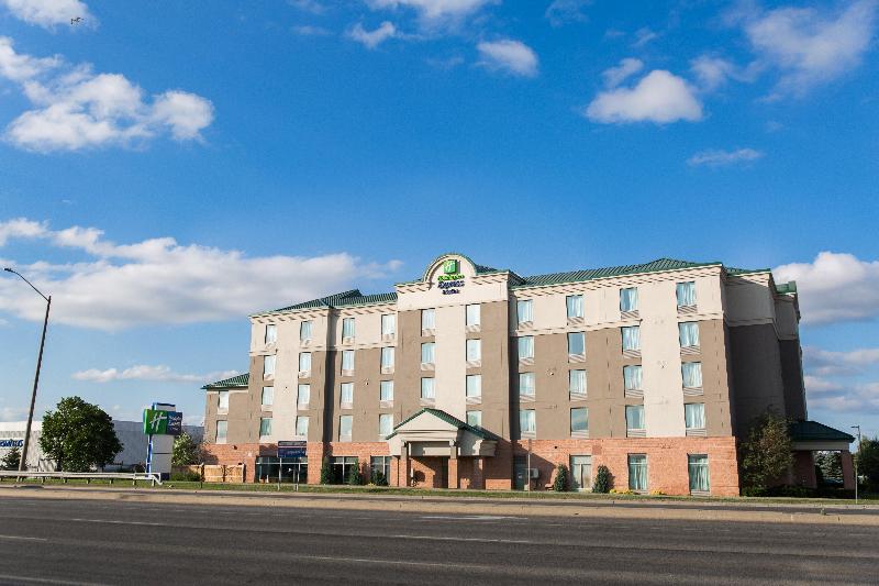 Holiday Inn Express and Suites Brampton