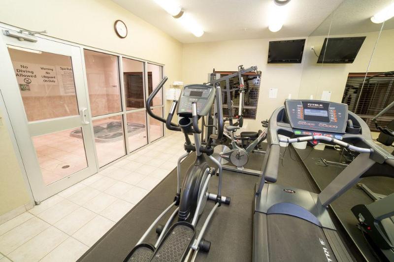 HOLIDAY INN EXPRESS HOTEL AND SUITES DRAYTON VALLEY