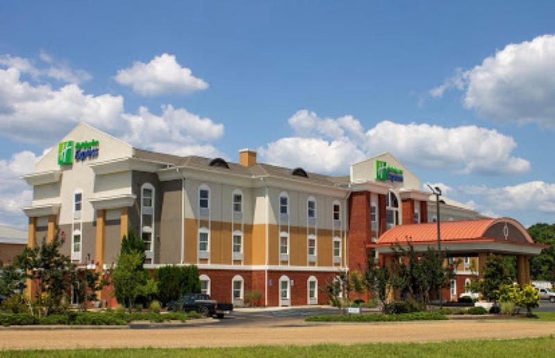 Holiday Inn Express McComb
