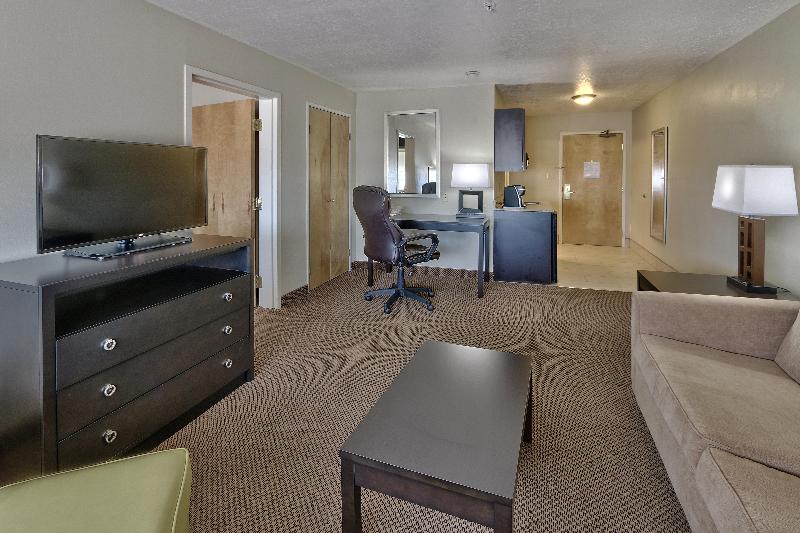 Holiday Inn Hotel and Suites Albuquerque Airport