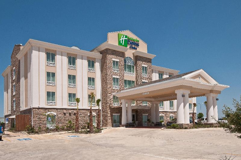Holiday Inn Express and Suites Pearsall