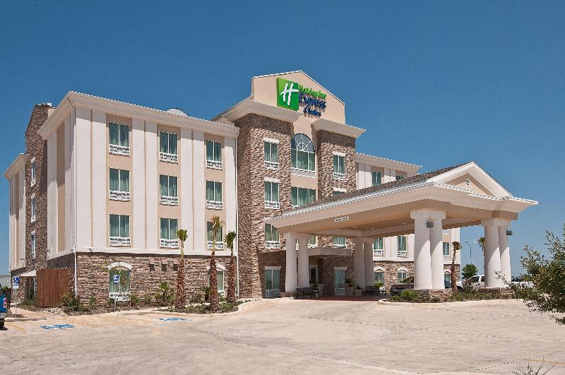 Holiday Inn Express and Suites Pearsall image