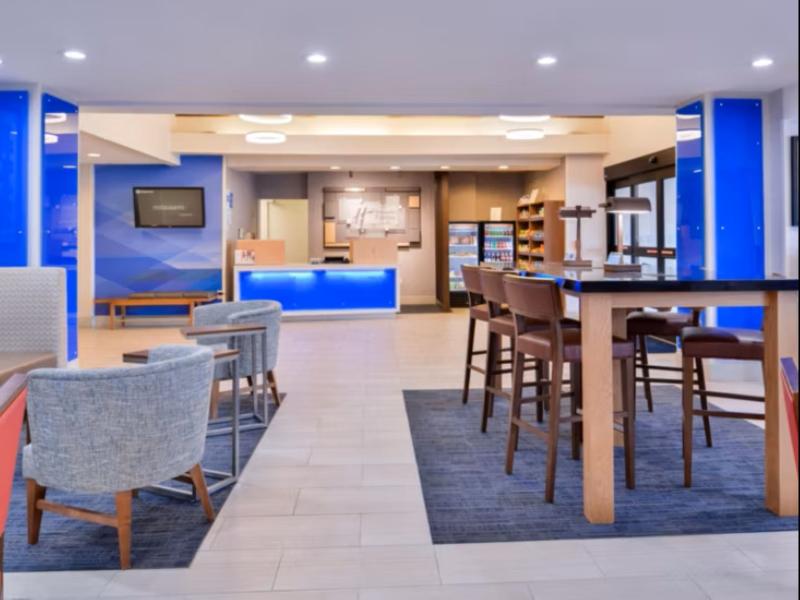Holiday Inn Express and Suites Selma image